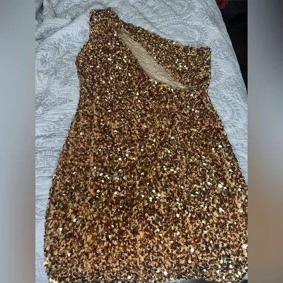 Sequin Gold One Shoulder Mini Dress Split | Color: Gold | Size: M | Jazminedonjoie1'S Closet